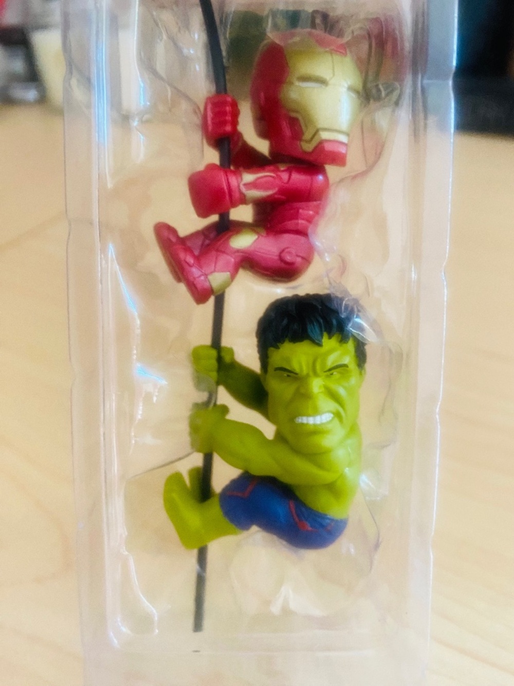 NECA Scalers Marvel’s Hulk And Iron Man W/ Matching Earbuds